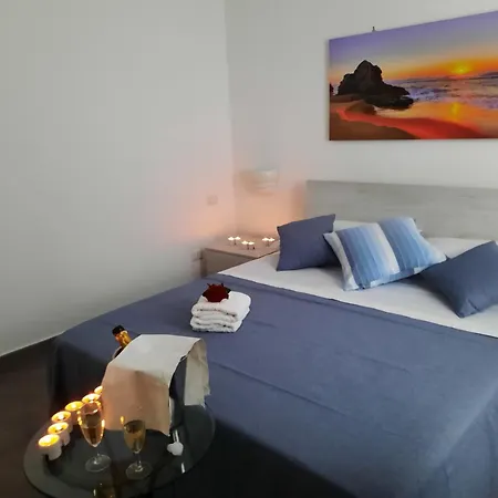Holiday home Giuchi Avola